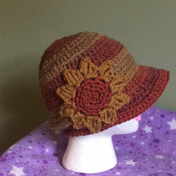 crochet hats Accessories - Flower hat wool medium new